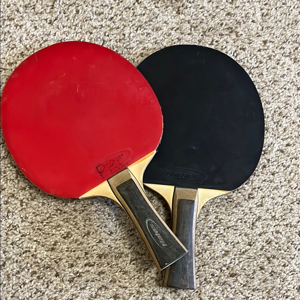 Table tennis hand paddles (ping pong)